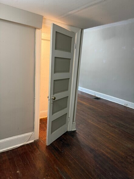 Building Photo - 3103 N Calvert St