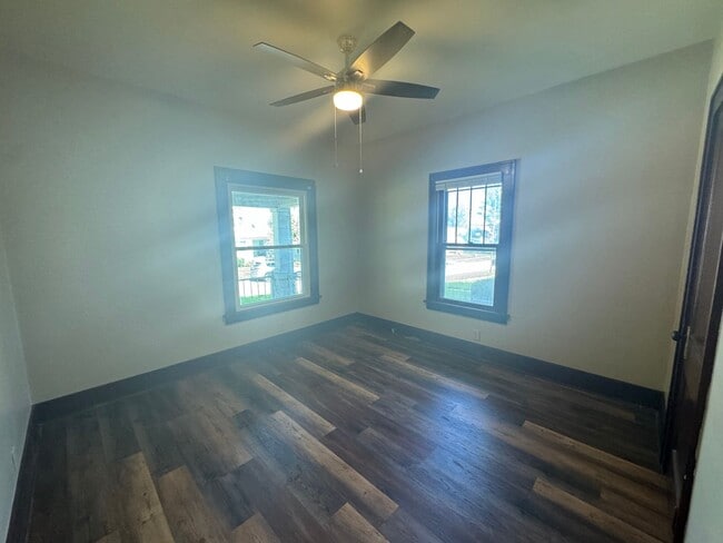 Building Photo - Updated 2 Bedroom Home in Moline | Fenced Yard | Central Air | Dishwasher