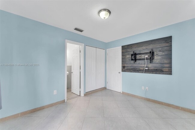 Building Photo - 7557 Farragut St