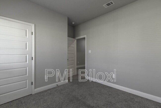 Building Photo - 84 Saltmeadow Cir