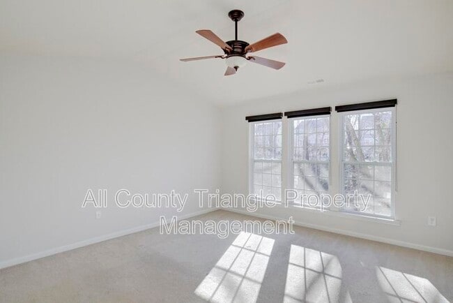 Building Photo - 408 Dyersville Dr