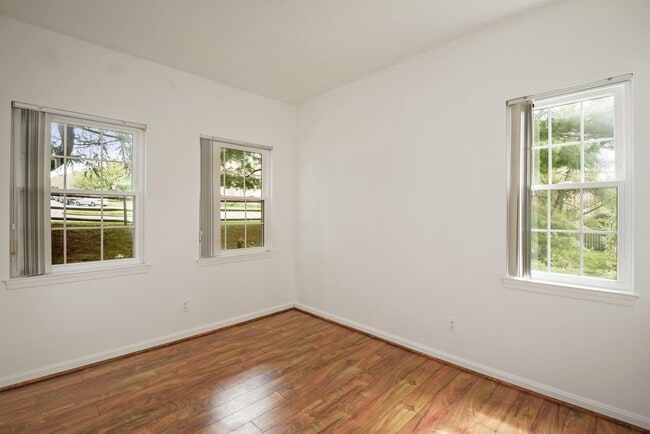 Building Photo - 10400 Parthenon Ct