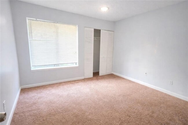 Building Photo - 3575 Oakvale Rd