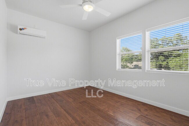 Building Photo - 216 E Fest St