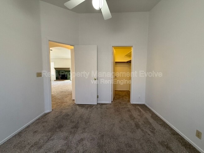Building Photo - 4260 E Rosemonte Dr