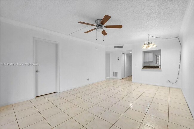 Building Photo - 1638 Embassy Dr
