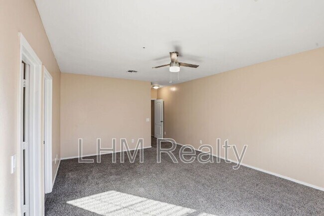 Building Photo - 15818 N 25th St