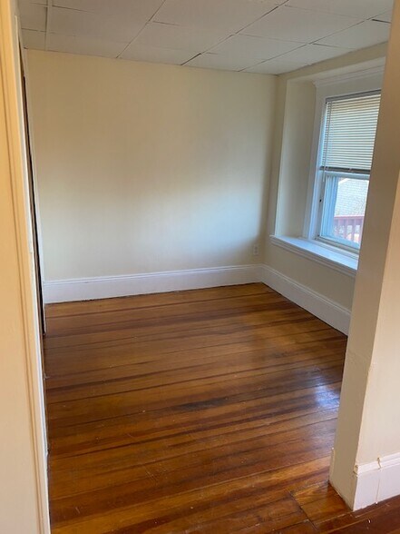 Building Photo - 901 Saratoga St