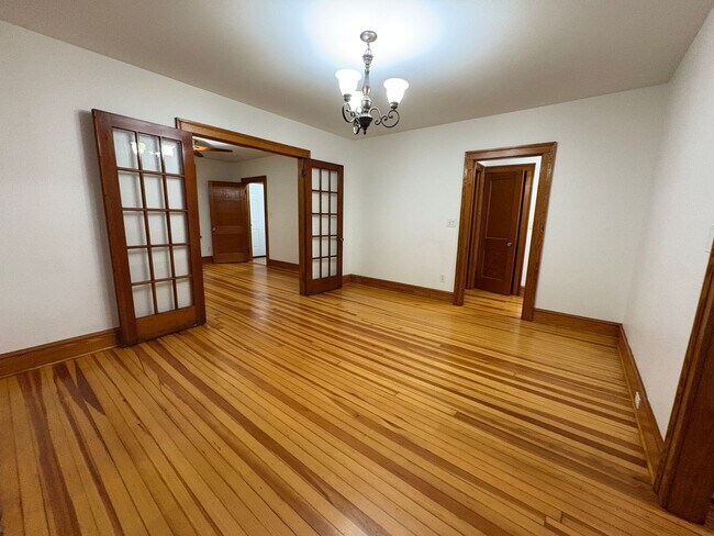 Building Photo - 42 S St Ext