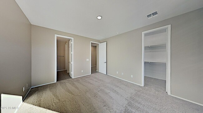 Building Photo - beautiful 3ba 2bth Laveen home