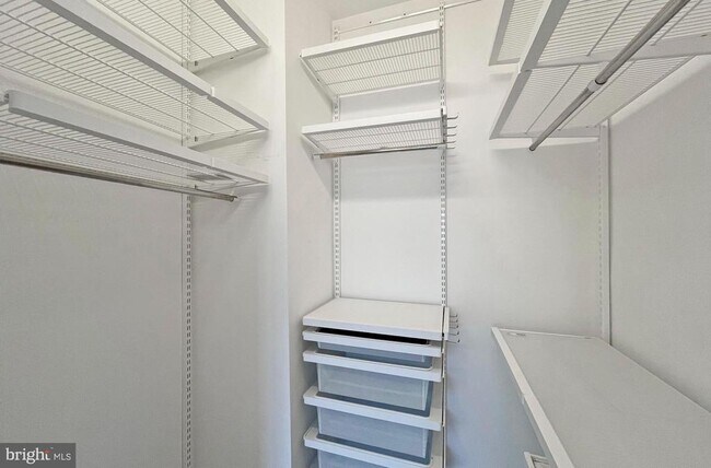 Building Photo - 2200 N Westmoreland St