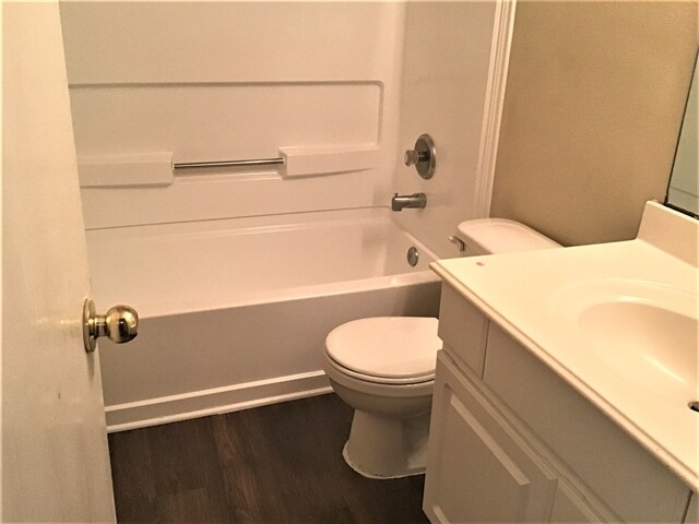 Building Photo - 9530 Belleclarie Ln