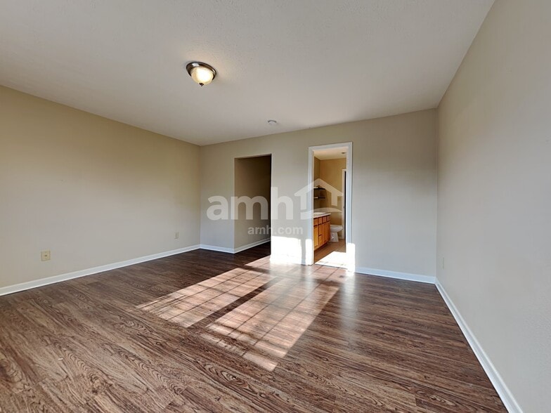 Building Photo - 16938 Maraschino Dr