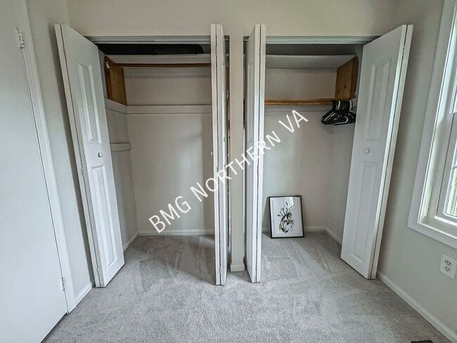 Building Photo - 9963 Capperton Dr