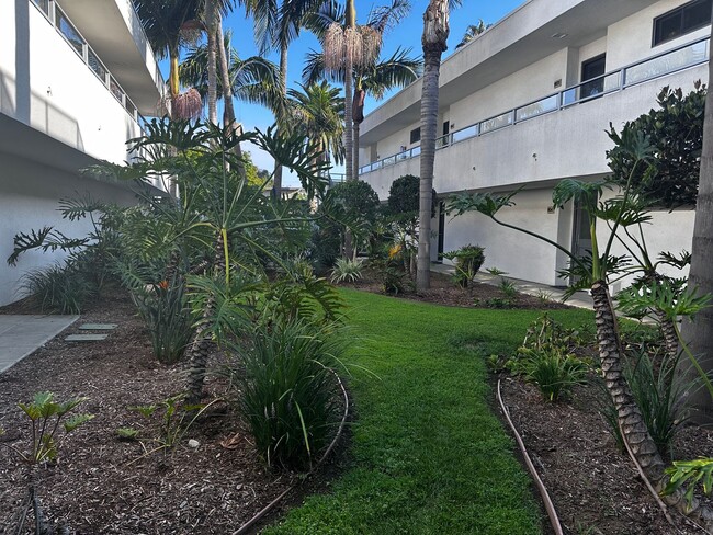 Building Photo - Carlsbad Village  Furnished 2 bedroom/2 ba...