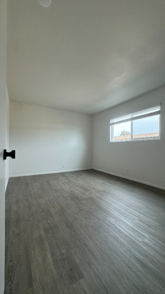 Building Photo - 283 Ellwood Beach Dr