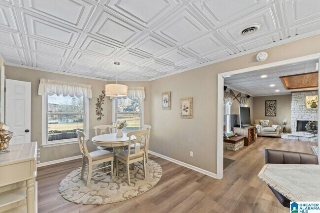 Building Photo - 20892 Sharon Dr