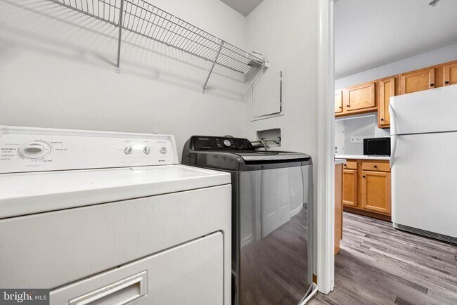 Building Photo - 806 Waters Edge Dr