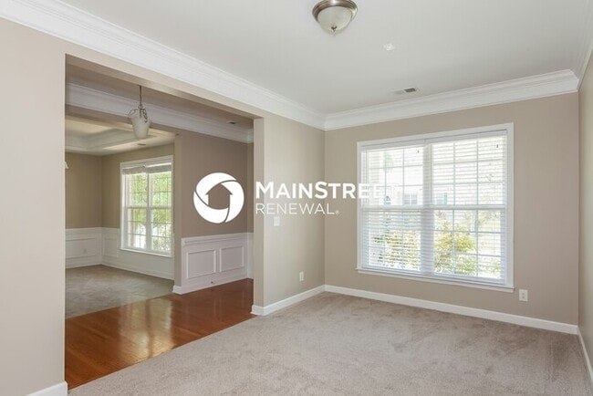 Building Photo - 5 Bedroom Pet-Friendly Home in Charlotte, ...