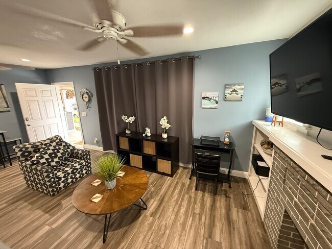 Building Photo - 1108 Orange Ave