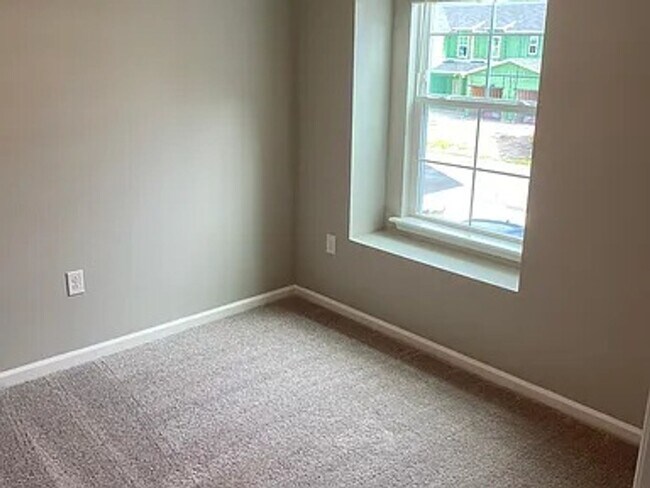 Building Photo - Charming 2-Story Townhome for Rent