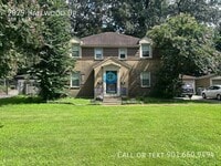 Building Photo - 2029 Hallwood Dr