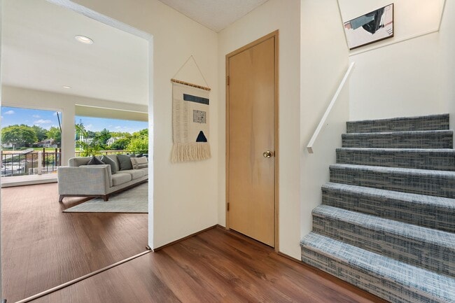 Building Photo - 540 N Hayden Bay Dr