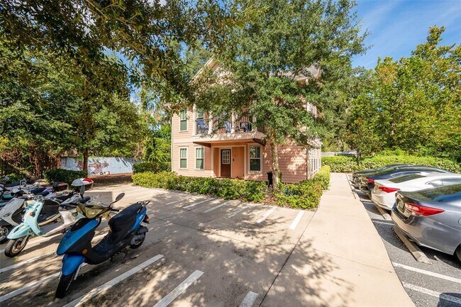 Building Photo - 711 NW 10th St