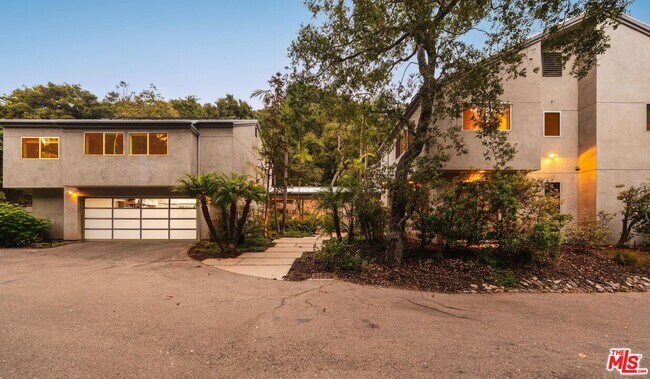 Building Photo - 1500 Rustic Ln