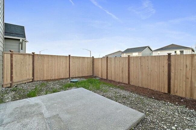 Building Photo - 10816 185th St E