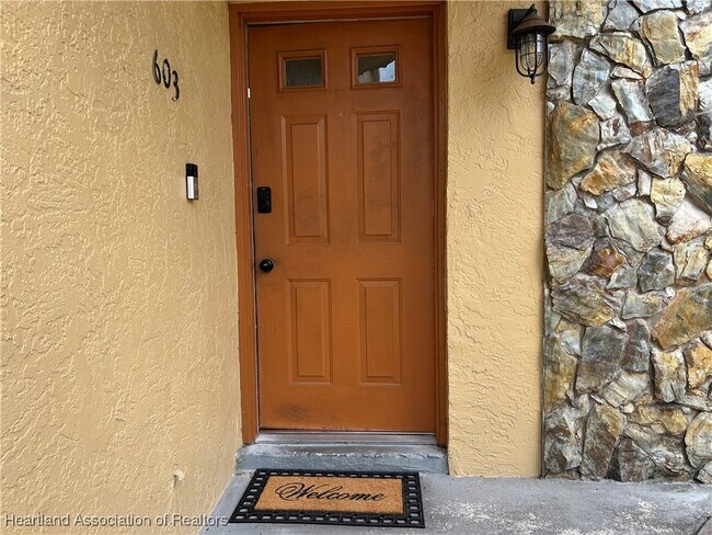 Primary Photo - 603 Manor Cir