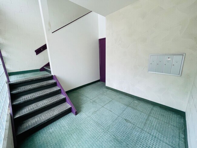 Building Photo - 104 S 24th St