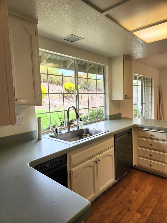 Building Photo - "Must See" House in Oakmont w/beautiful vi...