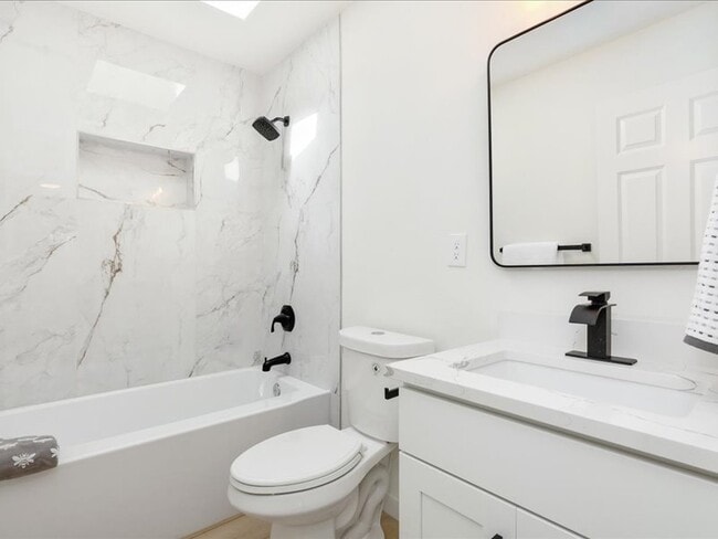 Building Photo - 1004 McDonald Ave