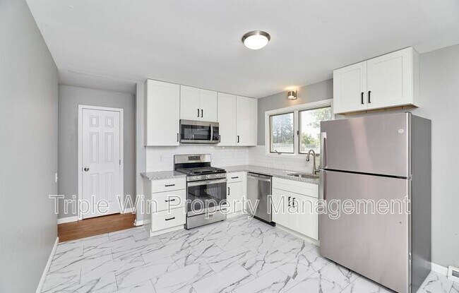 Building Photo - 2770 Dove Dr