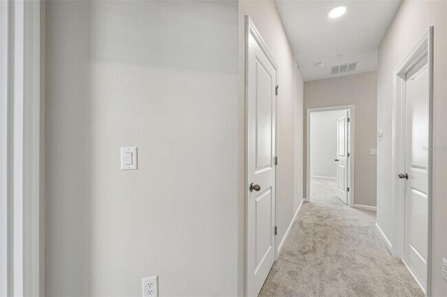 Building Photo - 502 Lady Palm St