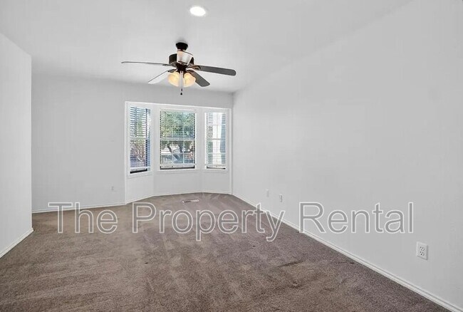 Building Photo - 3220 Preston Dr