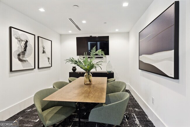 Building Photo - 2945 Cumberland Mall