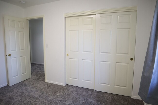 Building Photo - 7218 NE 65th Pl