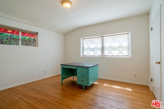 Building Photo - 2524 Laurel Pass Ave