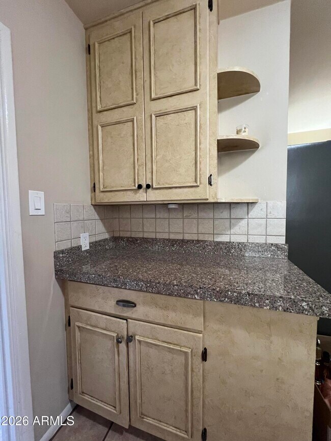 Building Photo - 4121 E Edgemont Ave