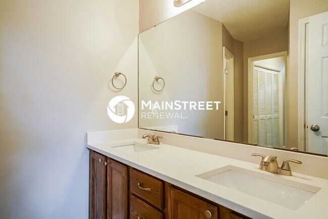 Building Photo - 3 Bedroom Pet-Friendly Home in Raleigh, NC with Main Street Renewal