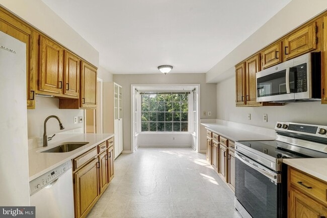 Building Photo - 2131 Kings Mill Ct