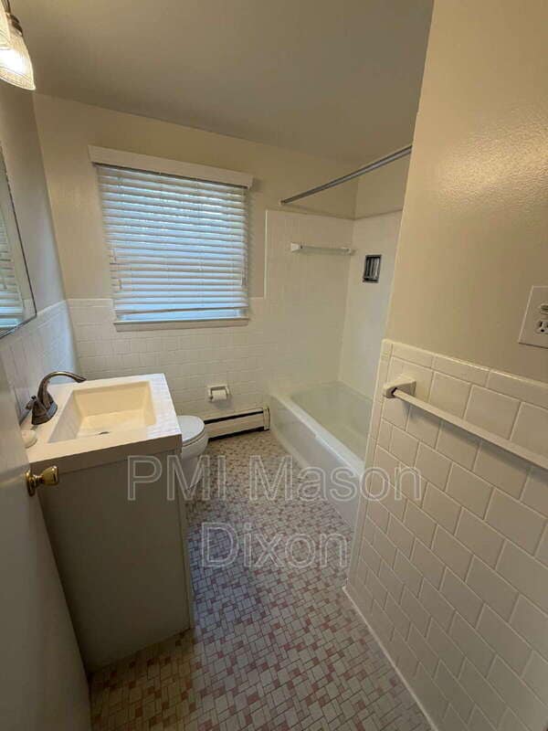 Building Photo - 9710 Gwynn Park Dr