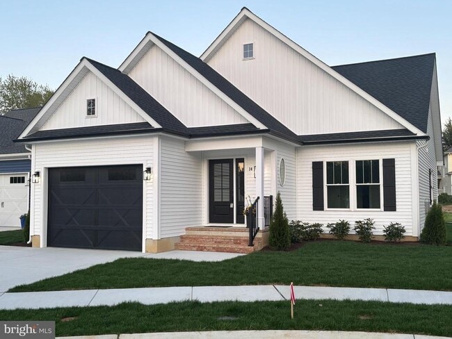 Building Photo - 14 Sandy Ln