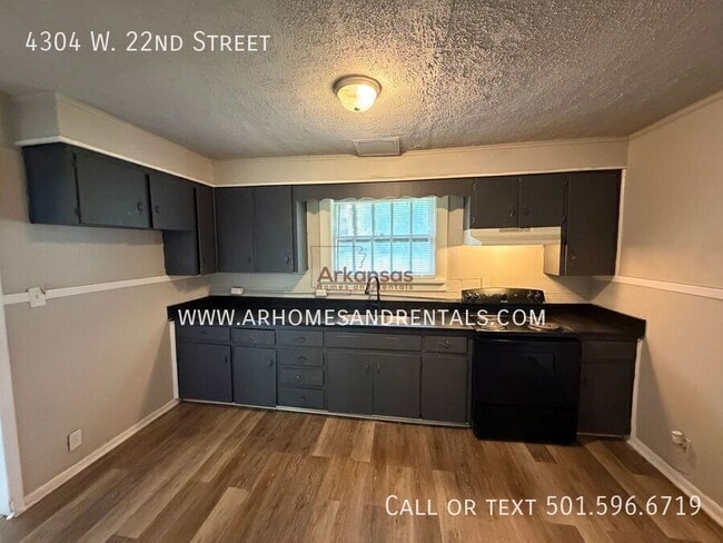 Building Photo - 4304 W 22nd St