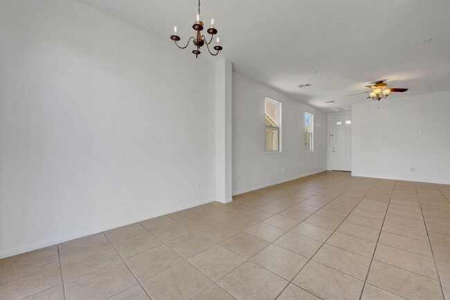 Building Photo - Adorable 2 story in the Northwest! Fresh paint and new carpet!
