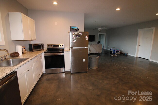 Building Photo - 1355 Bear Creek Rd