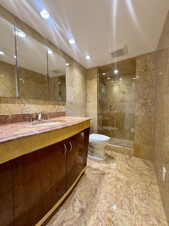 Building Photo - 19667 Turnberry Way