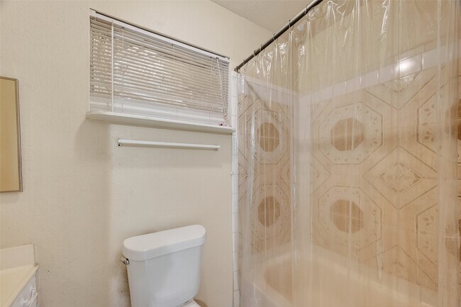 Building Photo - 968 Garapan St